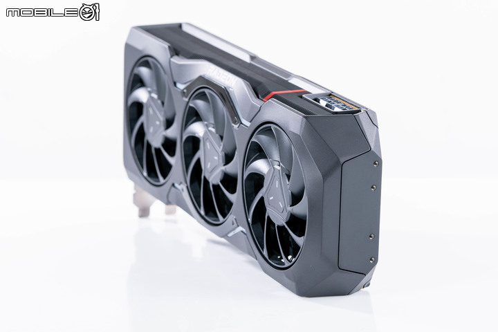 AMD Radeon RX 7900 XTX 顯示卡開箱實測 結合先進設計與玩家友善度的 CP 王者