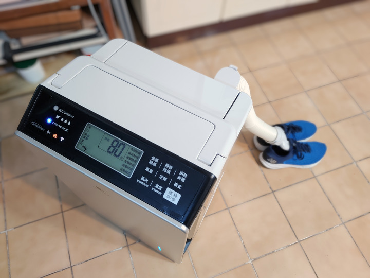 [開箱!] Panasonic F-YV50LX 變頻高效型除濕機，省電環保更省錢！