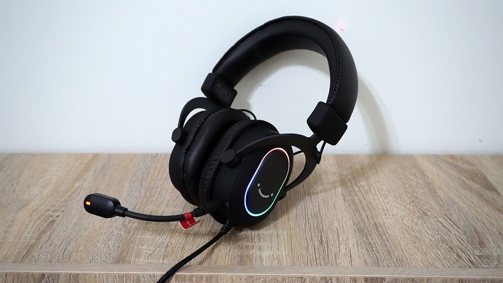 【開箱】FIFINE首支電競耳機!! FIFINE H6 7.1聲道RGB耳罩式電競耳機輕開箱