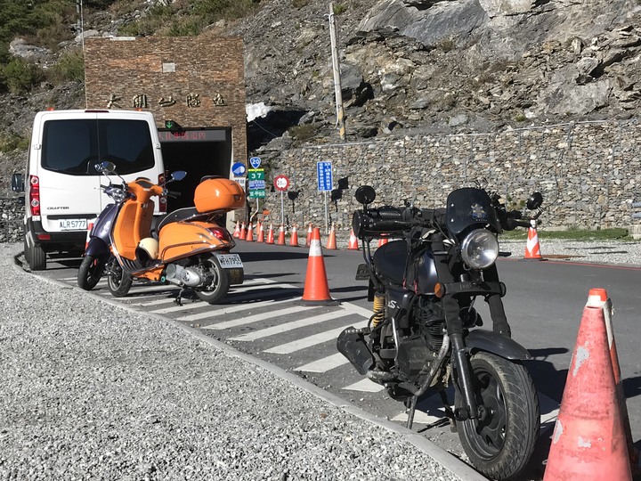 鄒鄒週週環島--車小志氣高小雲豹之死人骨頭秘徑