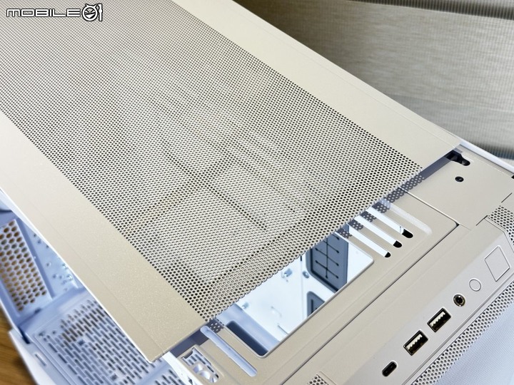 2022年度壓軸 聯力 LANCOOL 216 中塔式機殼