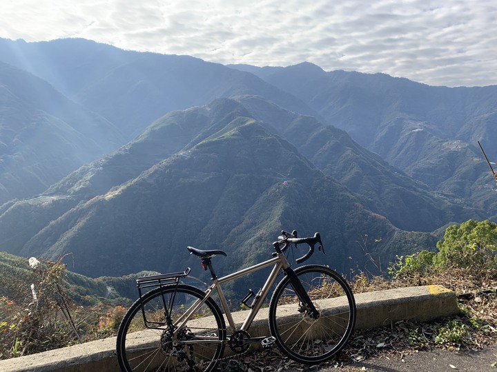 礫石車騎小路上宇老 (武道能敢-李崠山-宇老-馬里闊丸溪右岸 O型)