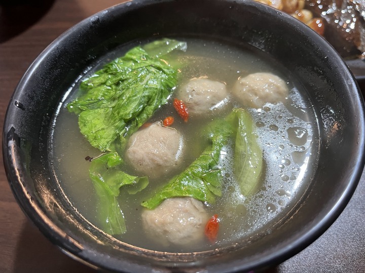 [食記] 珊林希鴨肉飯，台灣基隆信義，鹹香夠味鴨肉飯配甜甜豆棗
