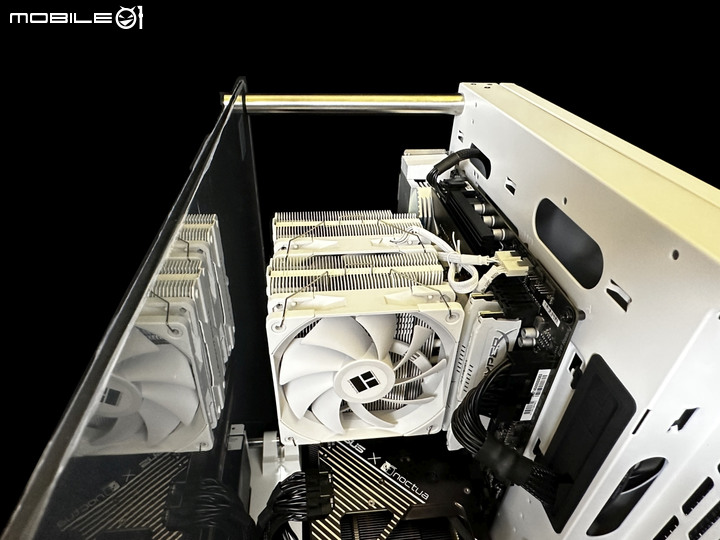 半開放展示平台！TT Core P3 TG Pro 強化玻璃中直立式機殼