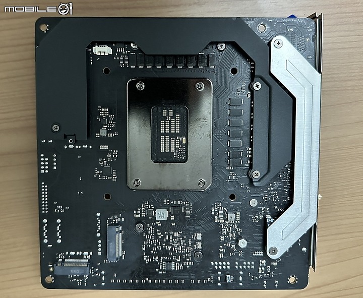點我看大圖 小鋼炮升級 ITX 華擎 - Z790 PG-ITX/TB4 13600K 簡單開箱