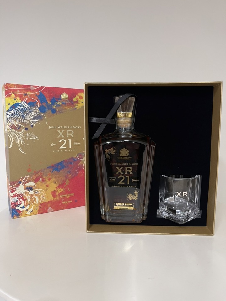 分享 過年前收到的名酒禮盒