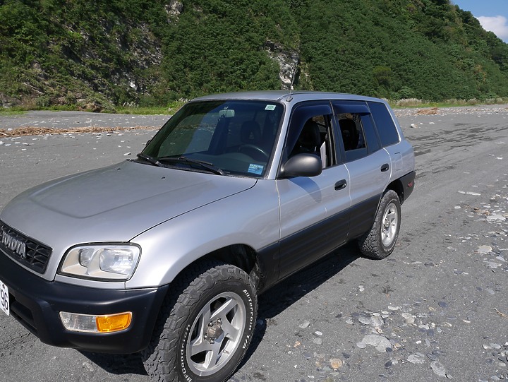 點我看大圖 舒熱佳LX70-前擋風玻璃70%透光度的選擇-RAV4 SX11