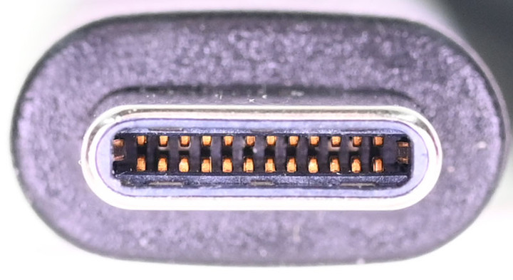 Avier Uni G3 USB4 Gen3x2 240W高速資料傳輸充電線簡測