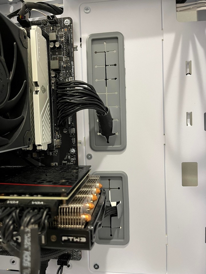 聯力Lian li的誠意之作Lancool 216,巧思滿滿的散熱猛獸 !