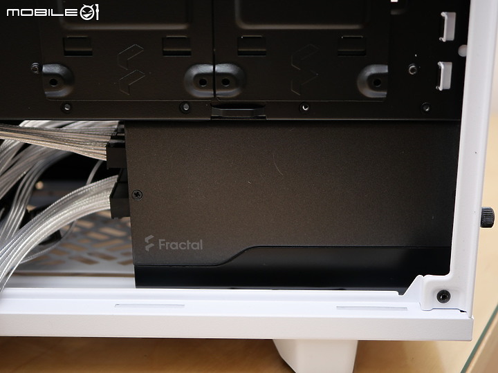 [開箱] RGB 框架升級 Meshify 2 Compact RGB 白色版