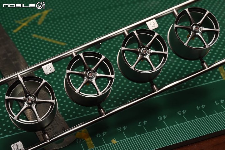 [模型製作記] TAMIYA 1/24 NISSAN SKYLINE R34