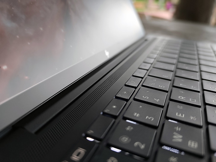 HP Elite Dragonfly G3 高續航力、高效能、 超輕薄的 3:2 完美商務型筆記型電腦