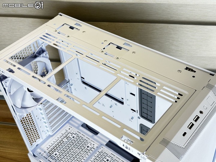 2022年度壓軸 聯力 LANCOOL 216 中塔式機殼