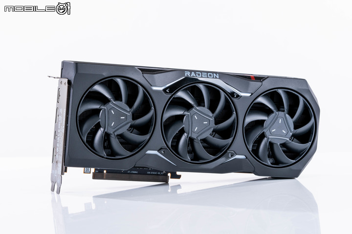 AMD Radeon RX 7900 XTX 顯示卡開箱實測 結合先進設計與玩家友善度的 CP 王者