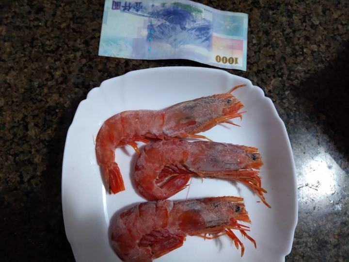 天使紅蝦，肉質非常鬆散，難吃死了