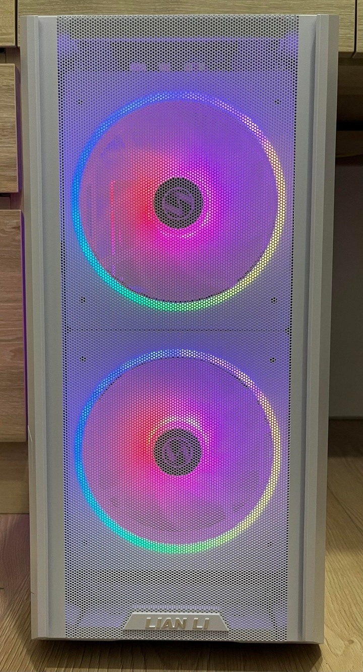 聯力Lian li的誠意之作Lancool 216,巧思滿滿的散熱猛獸 !