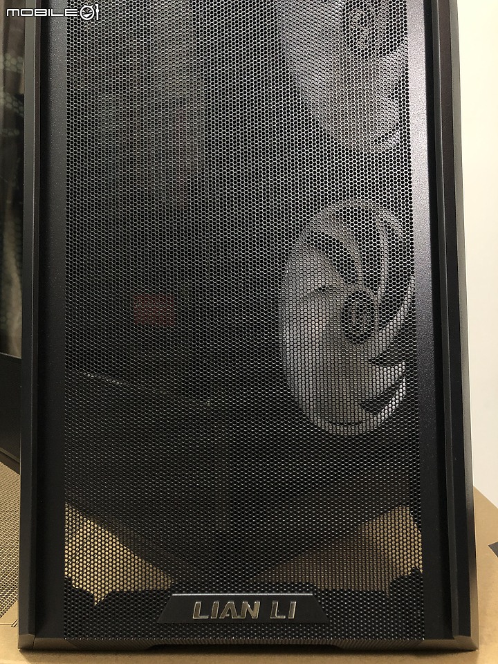 點我看大圖 可能是目前最無所不能的中塔機殼 聯力LIAN LI Lancool 216 開箱測試報告