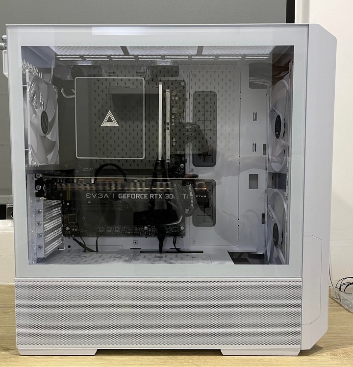 聯力Lian li的誠意之作Lancool 216,巧思滿滿的散熱猛獸 !