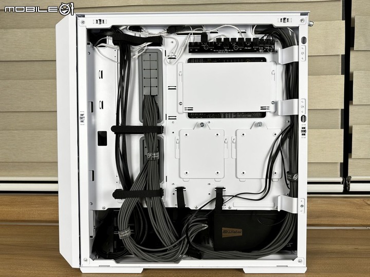 2022年度壓軸 聯力 LANCOOL 216 中塔式機殼
