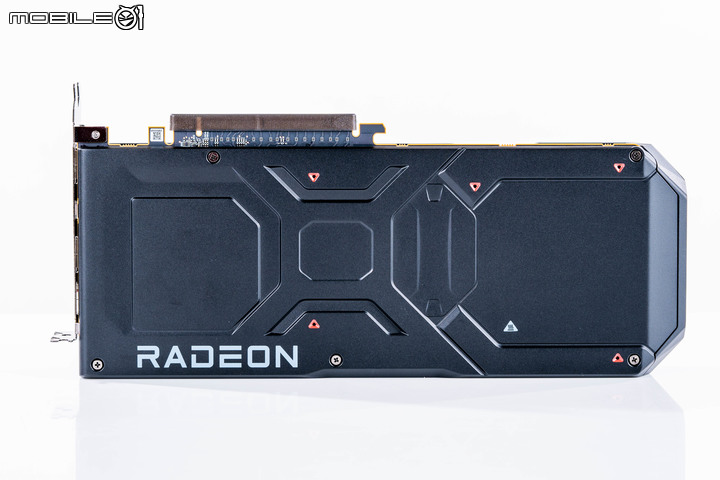 AMD Radeon RX 7900 XTX 顯示卡開箱實測 結合先進設計與玩家友善度的 CP 王者