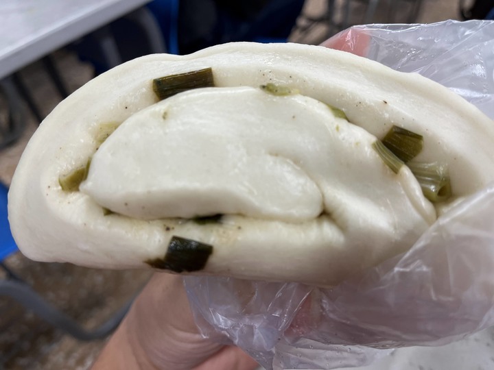 [食記] 宜蘭包子店，台灣基隆中正，平價好吃夠味大份量梅干扣肉包！