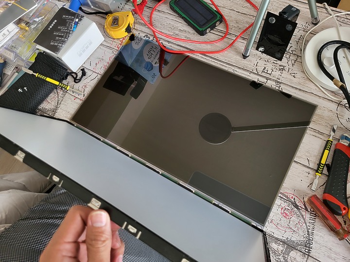 電腦螢幕背光故障 60元台幣將LCD背螢幕背光改LED