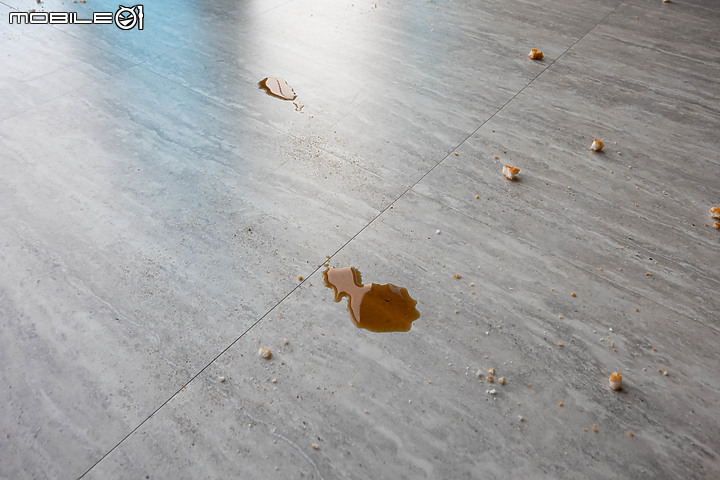 科沃斯 yeedi「Floor 3 Station」掃拖機器人｜外在美型，內在也不錯！