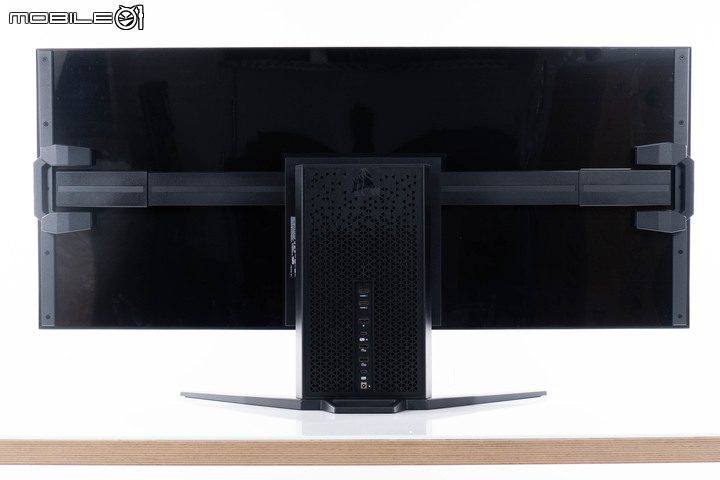 CORSAIR XENEON FLEX OLED 電競螢幕開箱實測 可彎曲面板搭配高畫質旗艦演出