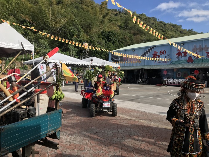 鄒鄒週週環島--車小志氣高小雲豹之死人骨頭秘徑