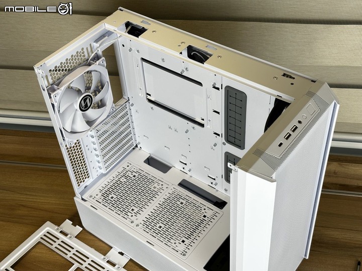 2022年度壓軸 聯力 LANCOOL 216 中塔式機殼