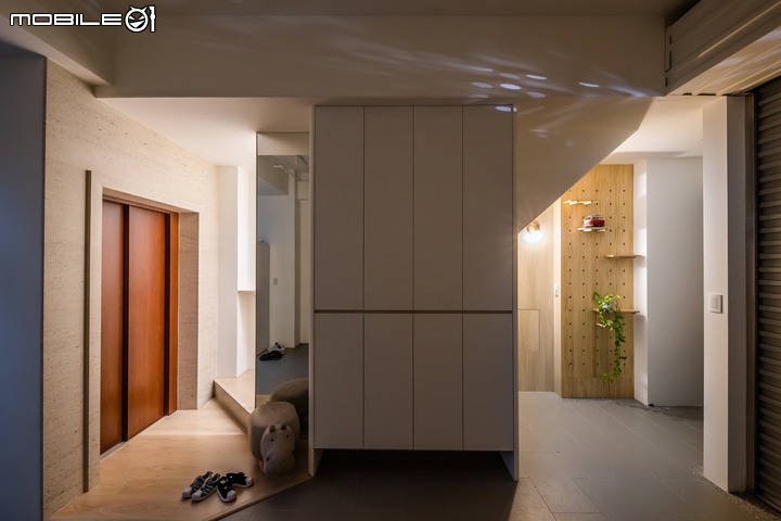【開箱】台中現代暖調+空中瑜珈室 新加坡式透天住宅