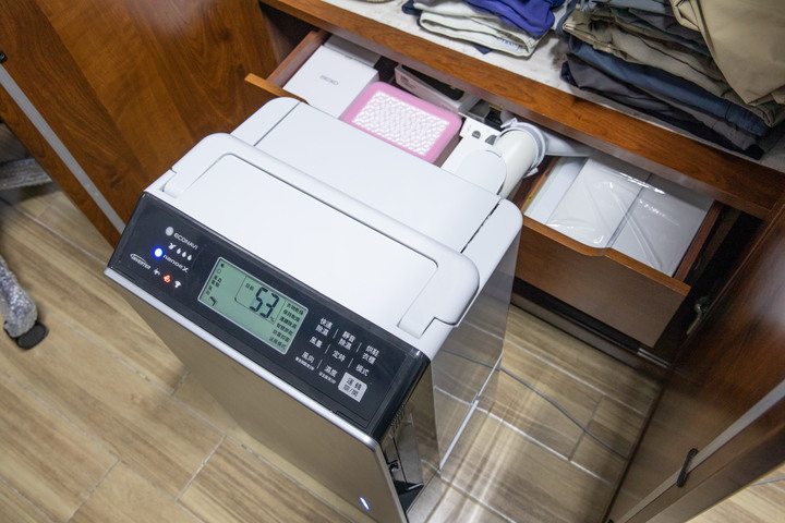 體驗 Panasonic變頻省電雙科技除濕機 F-YV50LX，讓全家人一起美好生活