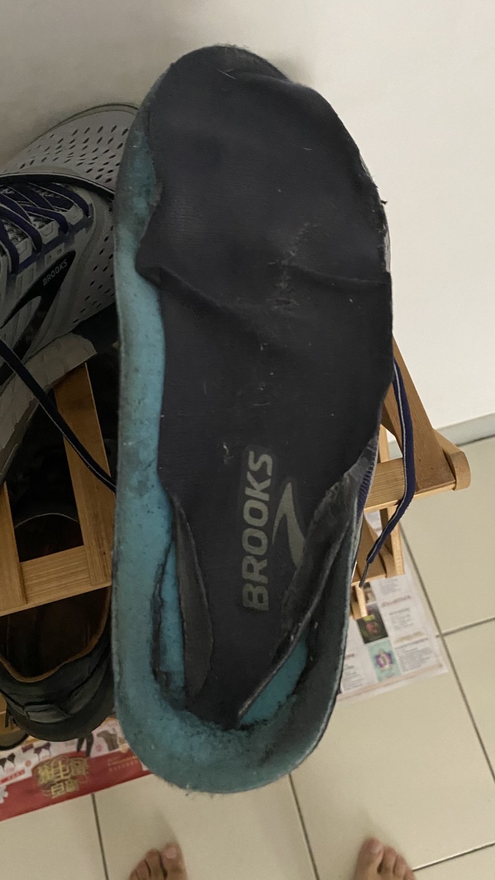【BROOKS】男 GHOST 4E超寬楦 超爛的鞋墊分離