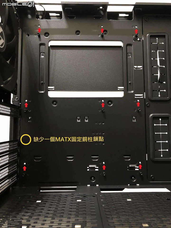 點我看大圖 可能是目前最無所不能的中塔機殼 聯力LIAN LI Lancool 216 開箱測試報告