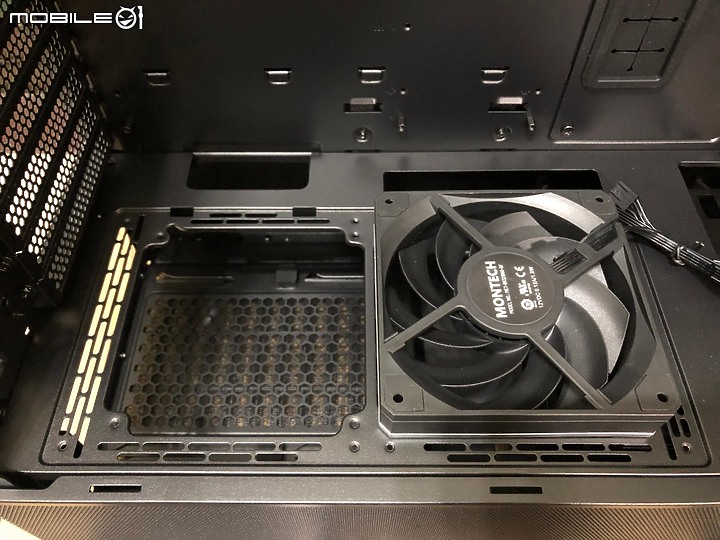 點我看大圖 可能是目前最無所不能的中塔機殼 聯力LIAN LI Lancool 216 開箱測試報告