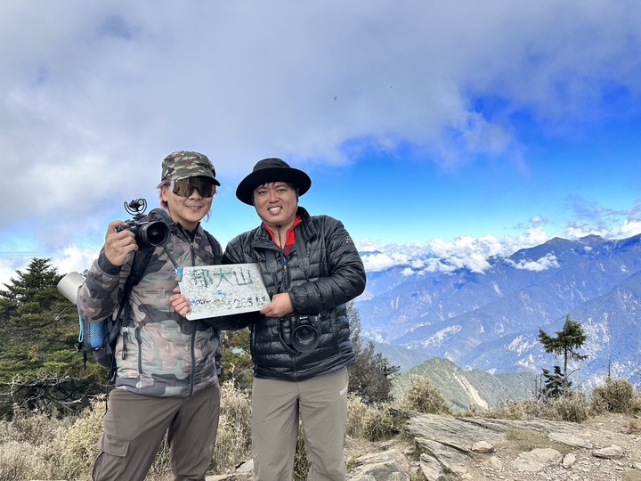 我是海龜,您登山會瘦嗎? 我的2022年團體登山全紀錄。(#芹仁PlayWhat)