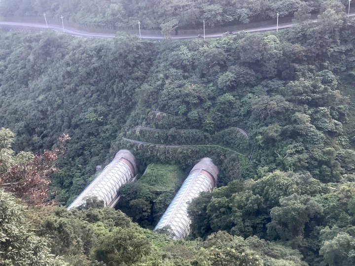 鄒鄒週週環島--車小志氣高小雲豹之死人骨頭秘徑