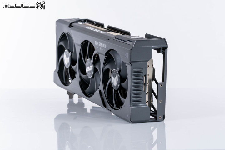 ASUS TUF RX 7900 XT O20G GAMING 顯示卡開箱實測 以嶄新設計迎接效能推升