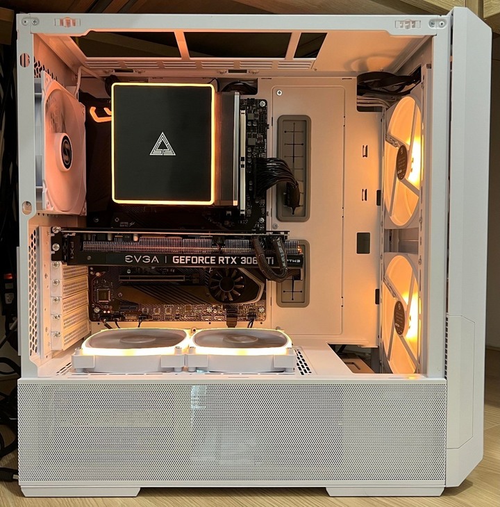 聯力Lian li的誠意之作Lancool 216,巧思滿滿的散熱猛獸 !
