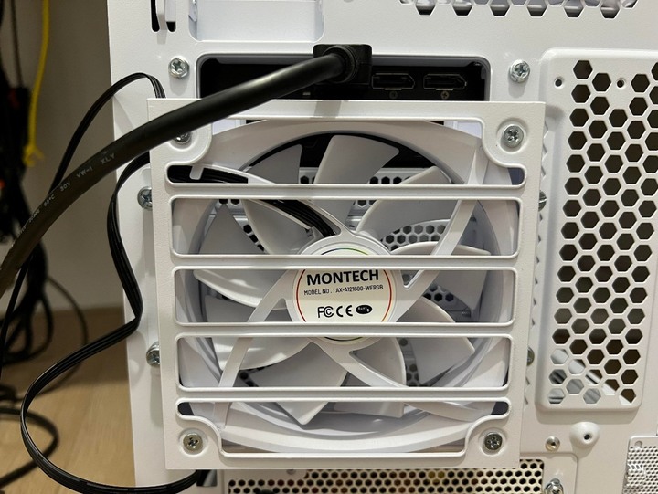 聯力Lian li的誠意之作Lancool 216,巧思滿滿的散熱猛獸 !