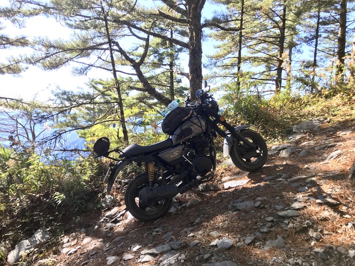 鄒鄒週週環島--車小志氣高小雲豹之死人骨頭秘徑