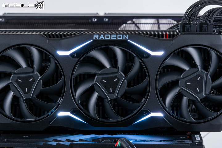 AMD Radeon RX 7900 XTX 顯示卡開箱實測 結合先進設計與玩家友善度的 CP 王者