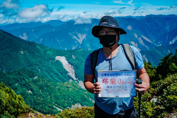 我是海龜,您登山會瘦嗎? 我的2022年團體登山全紀錄。(#芹仁PlayWhat)
