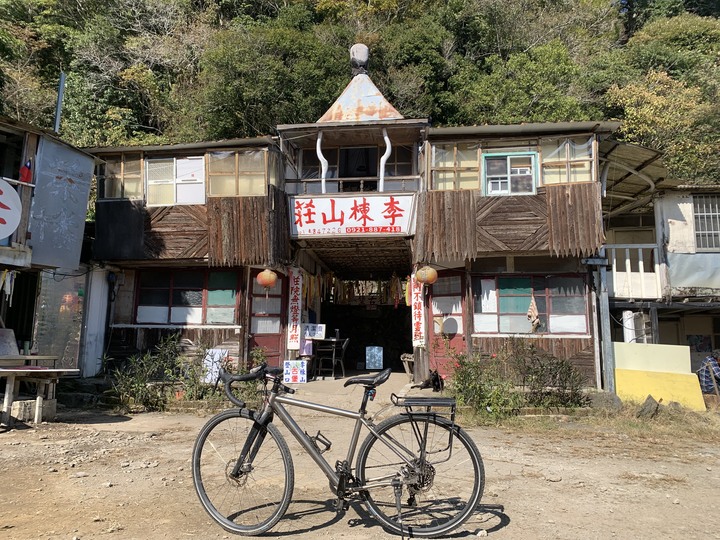 礫石車騎小路上宇老 (武道能敢-李崠山-宇老-馬里闊丸溪右岸 O型)
