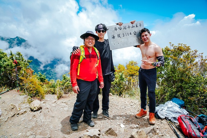 我是海龜,您登山會瘦嗎? 我的2022年團體登山全紀錄。(#芹仁PlayWhat)