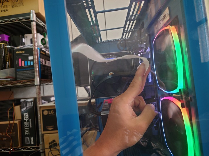 簡易開箱 MONTECH SKY TWO 值得入手的新機殼!?