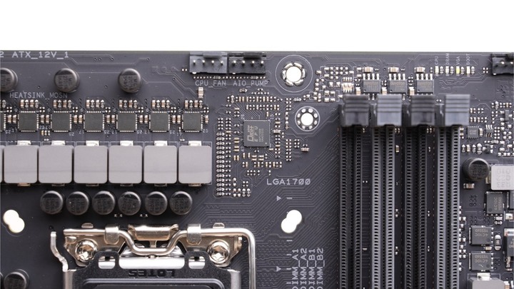他會是幫 DDR4 記憶體再戰 N 年的希望？ASUS TUF GAMING Z790-PLUS WiFi D4