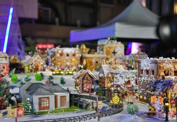 全台最大「薑餅屋城市」登場!屏東和平教會打造70棟超萌童話薑餅屋