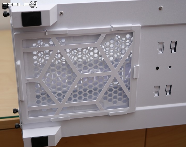 點我看大圖 灰白 X 網設計 Antec DP505 WHITE 中塔機殼開箱