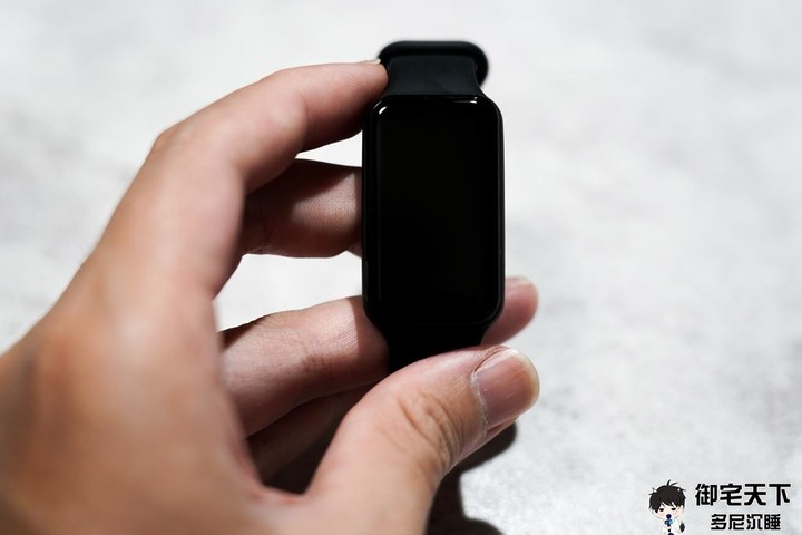 開箱｜【Amazfit 華米】Band 7 大螢幕健康智慧運動智慧手環 - 更大螢幕，且具備不輸手錶的強大功能！